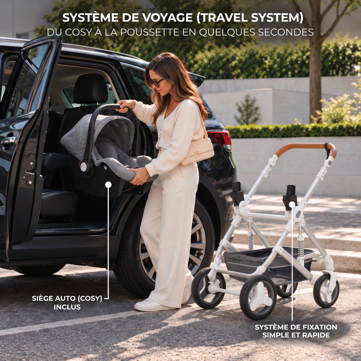 Maman installant le cosy gris de la poussette 3 en 1 Essentielle Anthracite dans une voiture, châssis blanc à côté